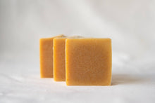 Load image into Gallery viewer, Honey Shampoo Bar with Essential Oils